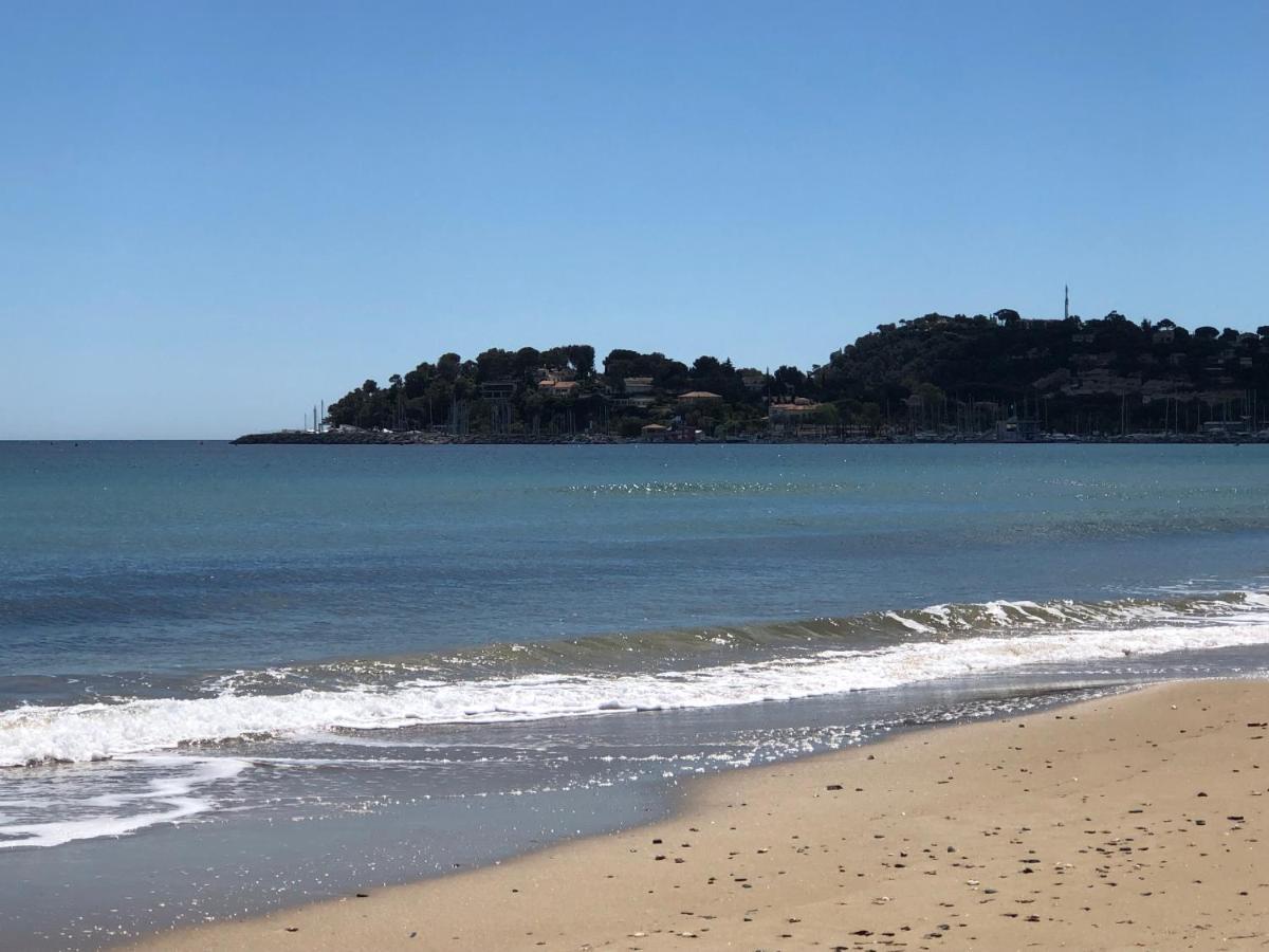 Au Bord De La Mer Кавалере-сюр-Мер Екстериор снимка